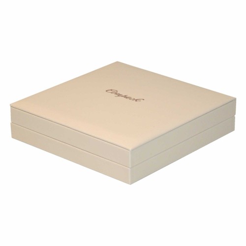 Estuche de joyería Siena para collar, forrado en símil piel color doré