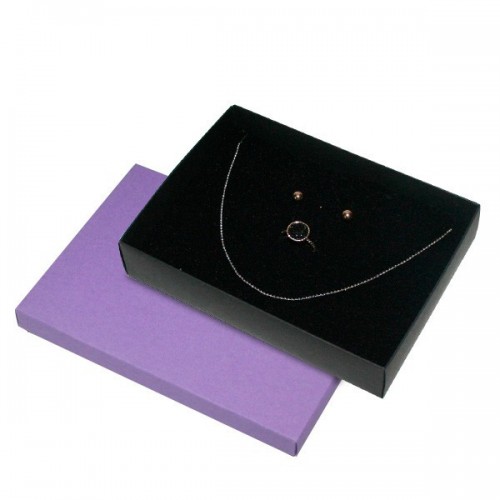 Pack Box, Necklace and dressing