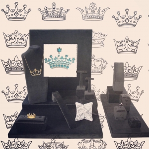 Dreamy crown collection. Create your@own design.
.
.
#compackdisplays #jewelrydisplays  #jewelrypackaging #compackpackaging #crowns #jewelrycrowns  #crownpackaging